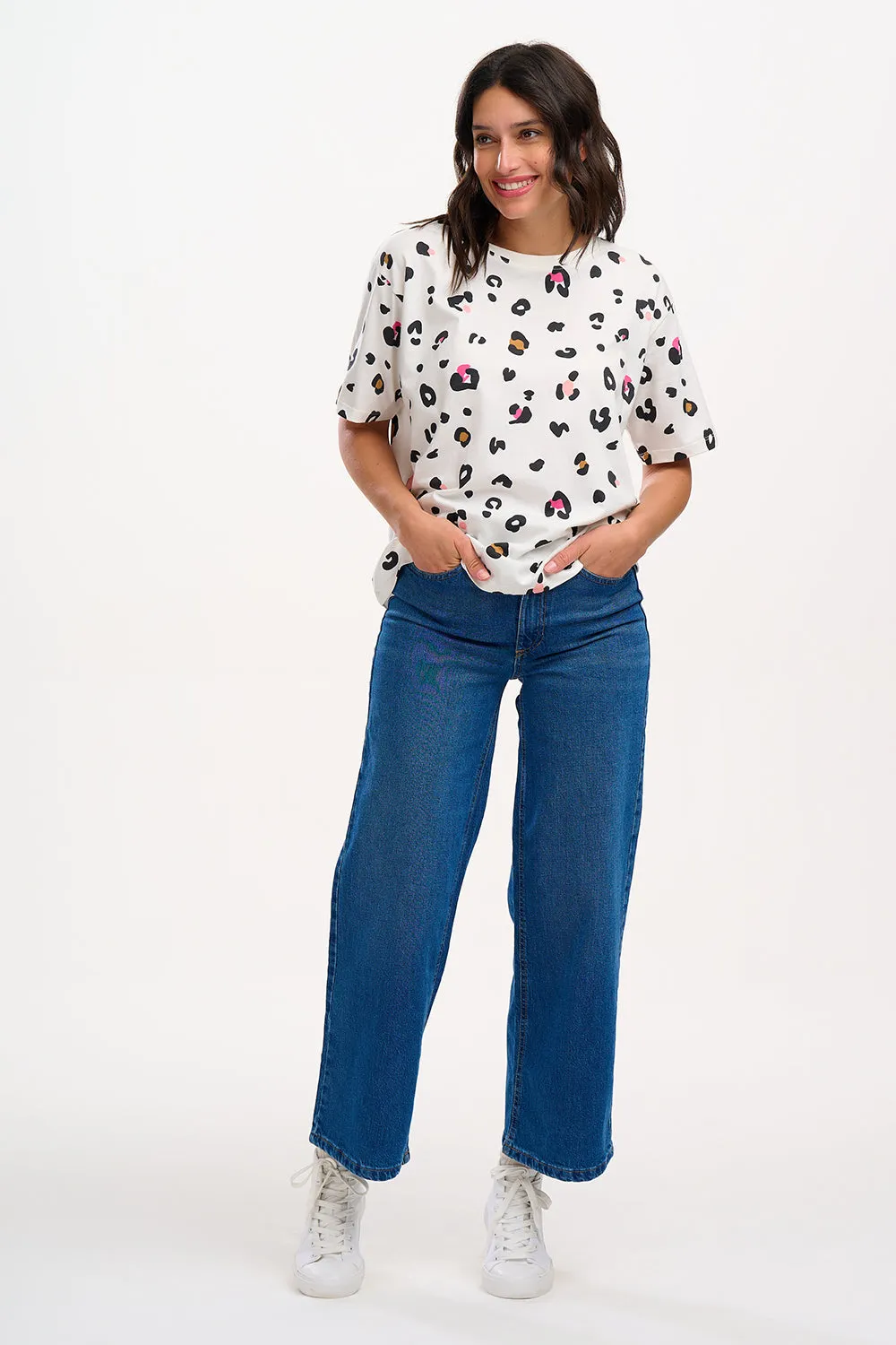 Kinsley Relaxed T-shirt - Off White, Colour Pop Leopard