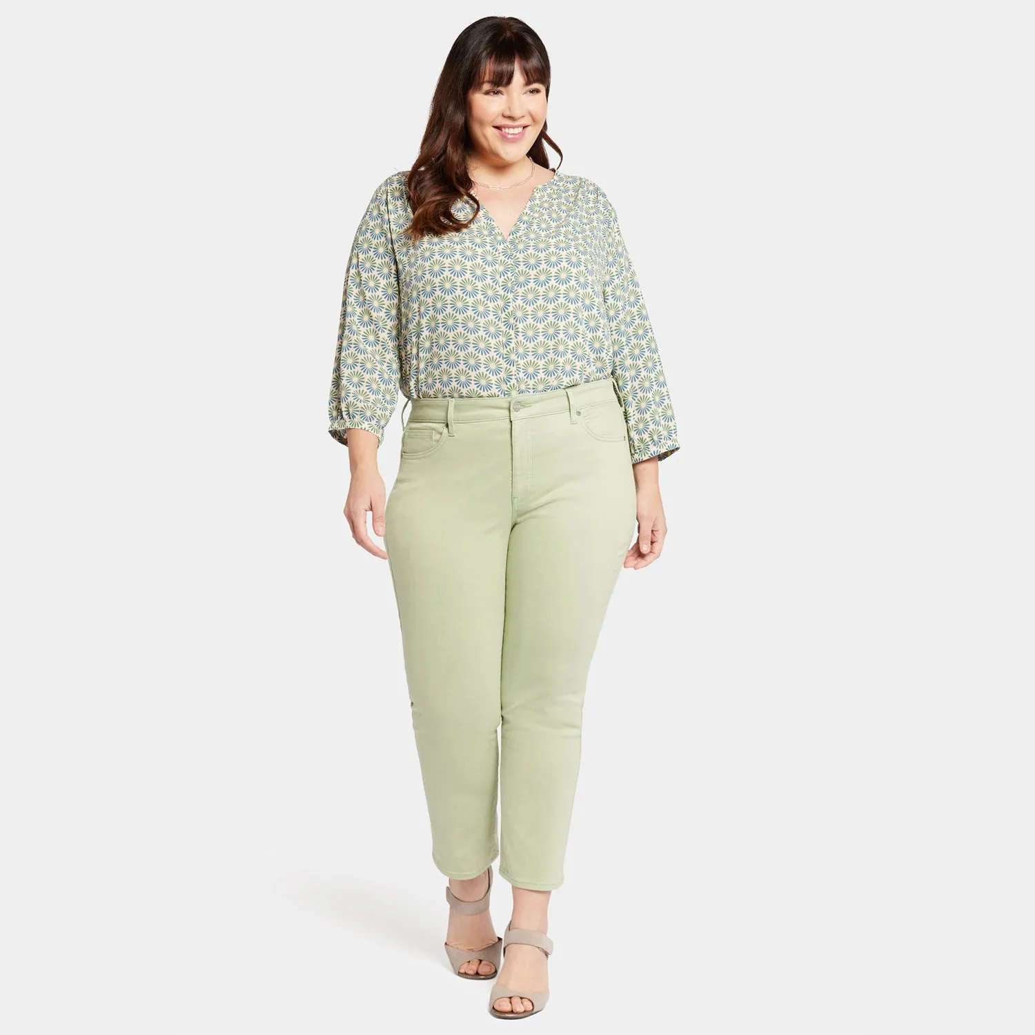 Marilyn Straight Ankle Jeans In Plus Size - Beginning