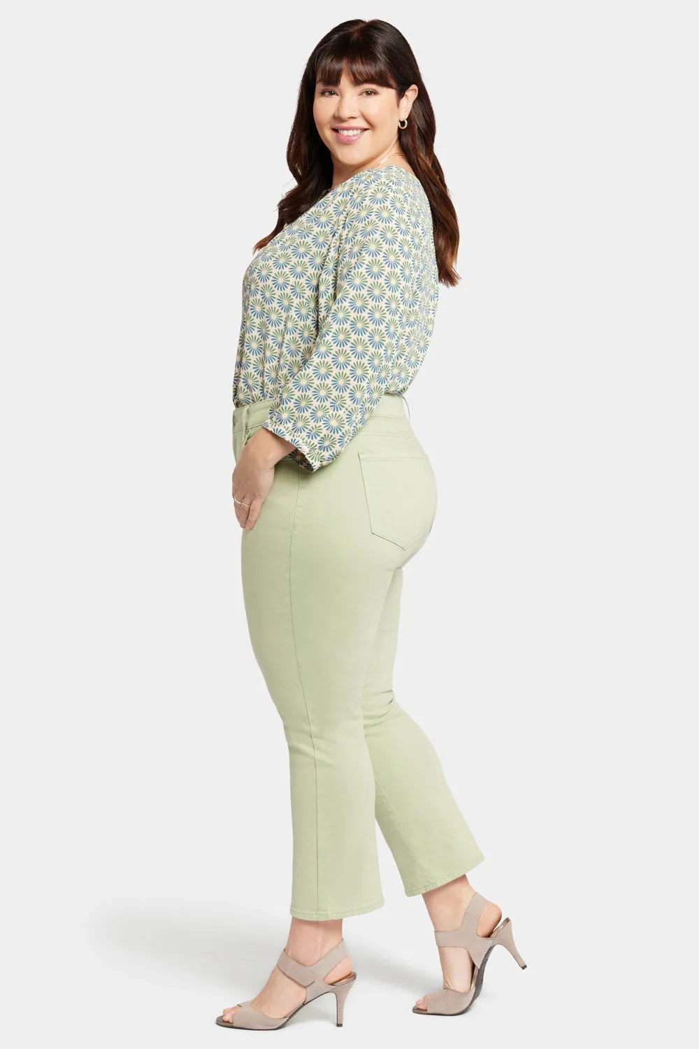 Marilyn Straight Ankle Jeans In Plus Size - Beginning