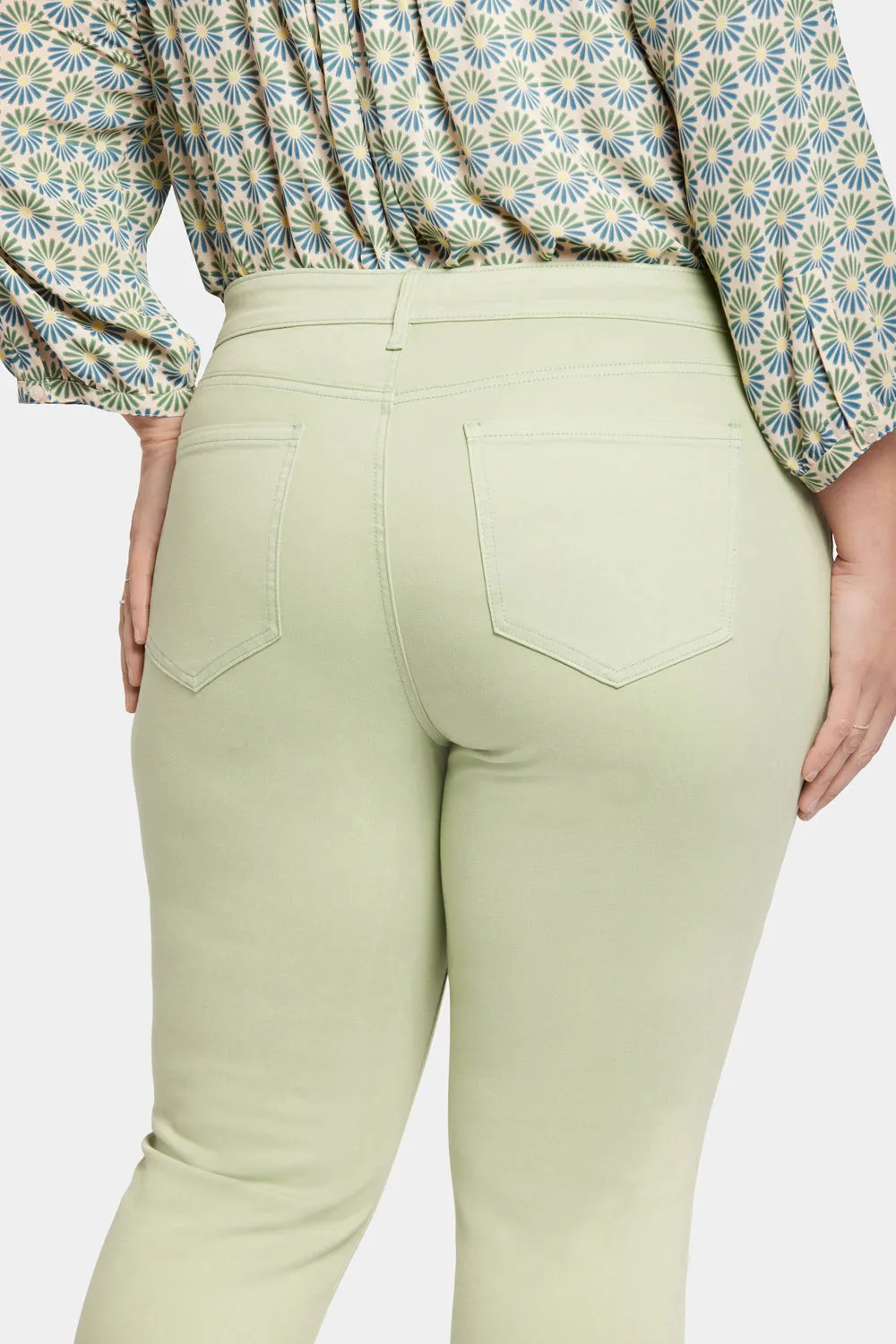 Marilyn Straight Ankle Jeans In Plus Size - Beginning