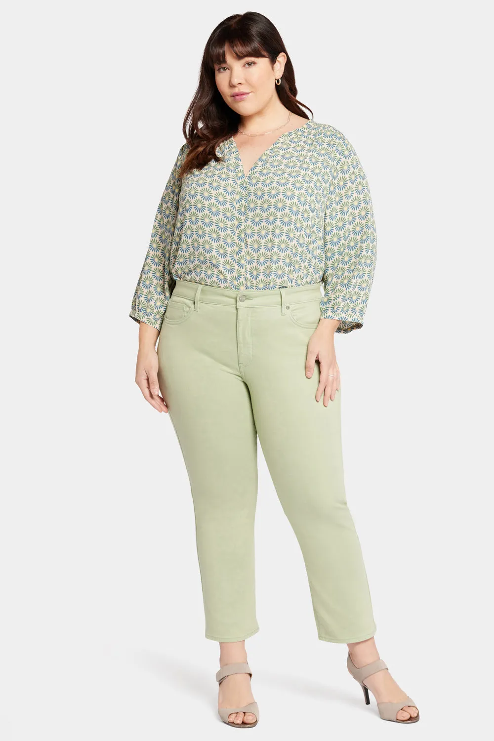 Marilyn Straight Ankle Jeans In Plus Size - Beginning