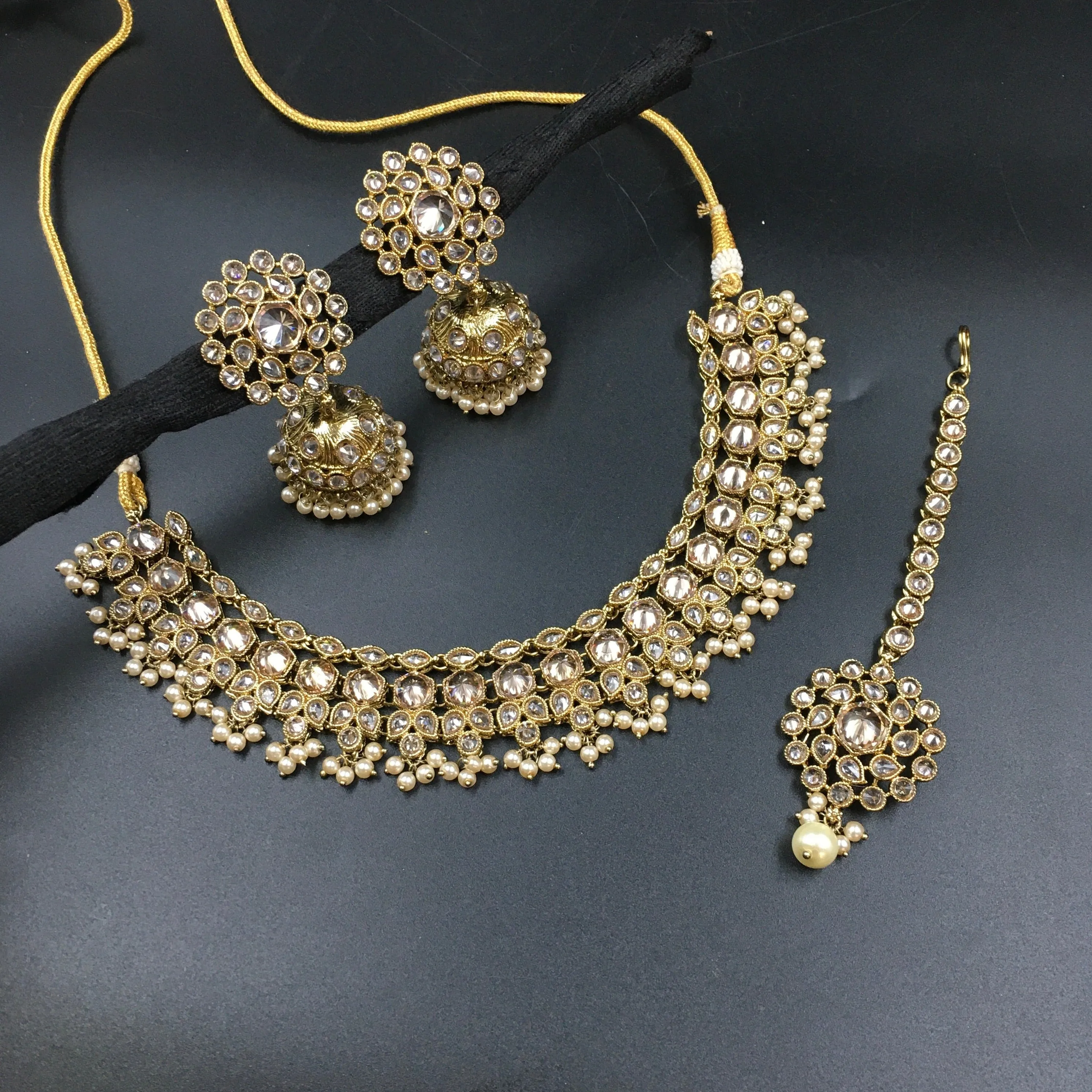 Round Neck Antique Necklace Set 4646-33