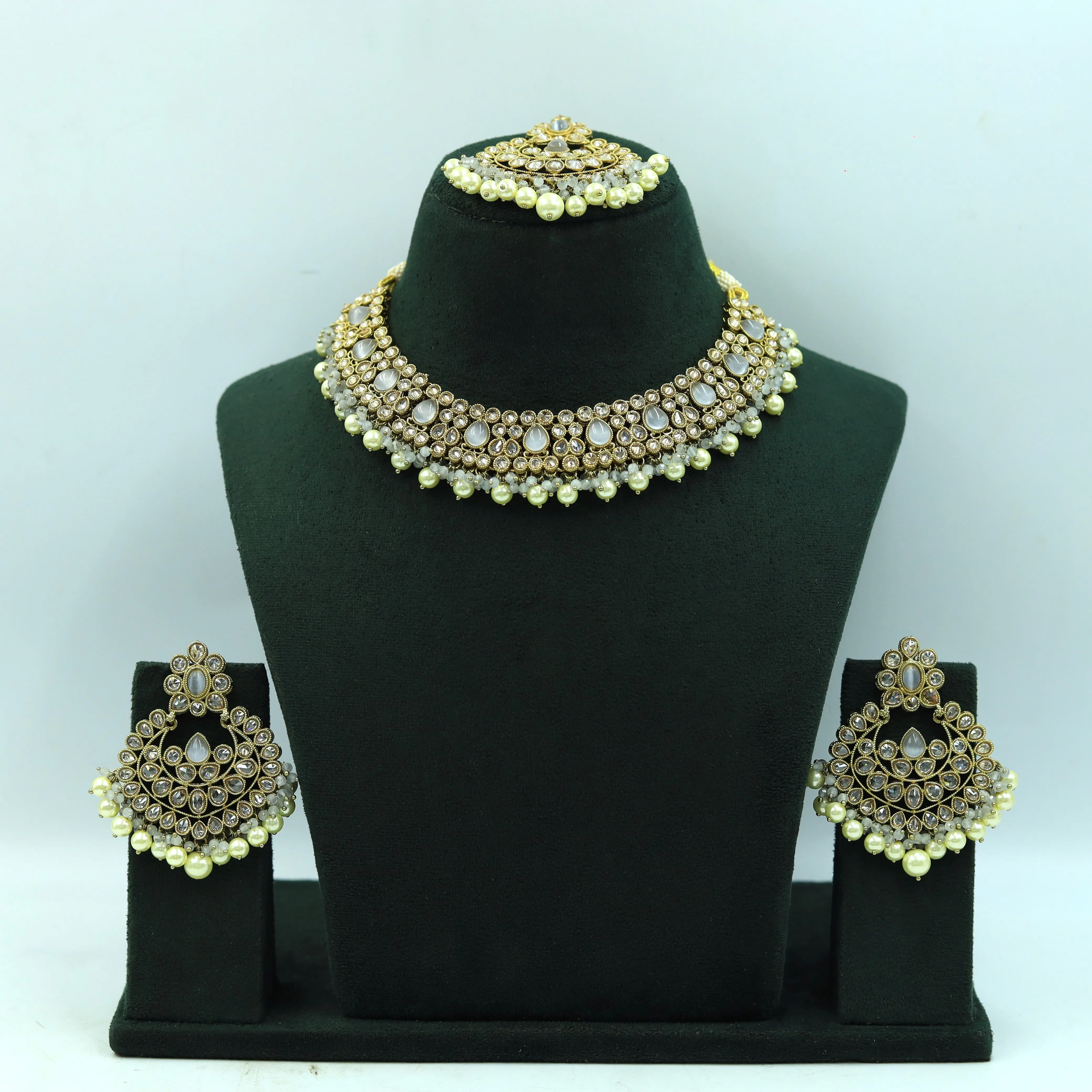 Round Neck Antique Necklace Set 4651-33