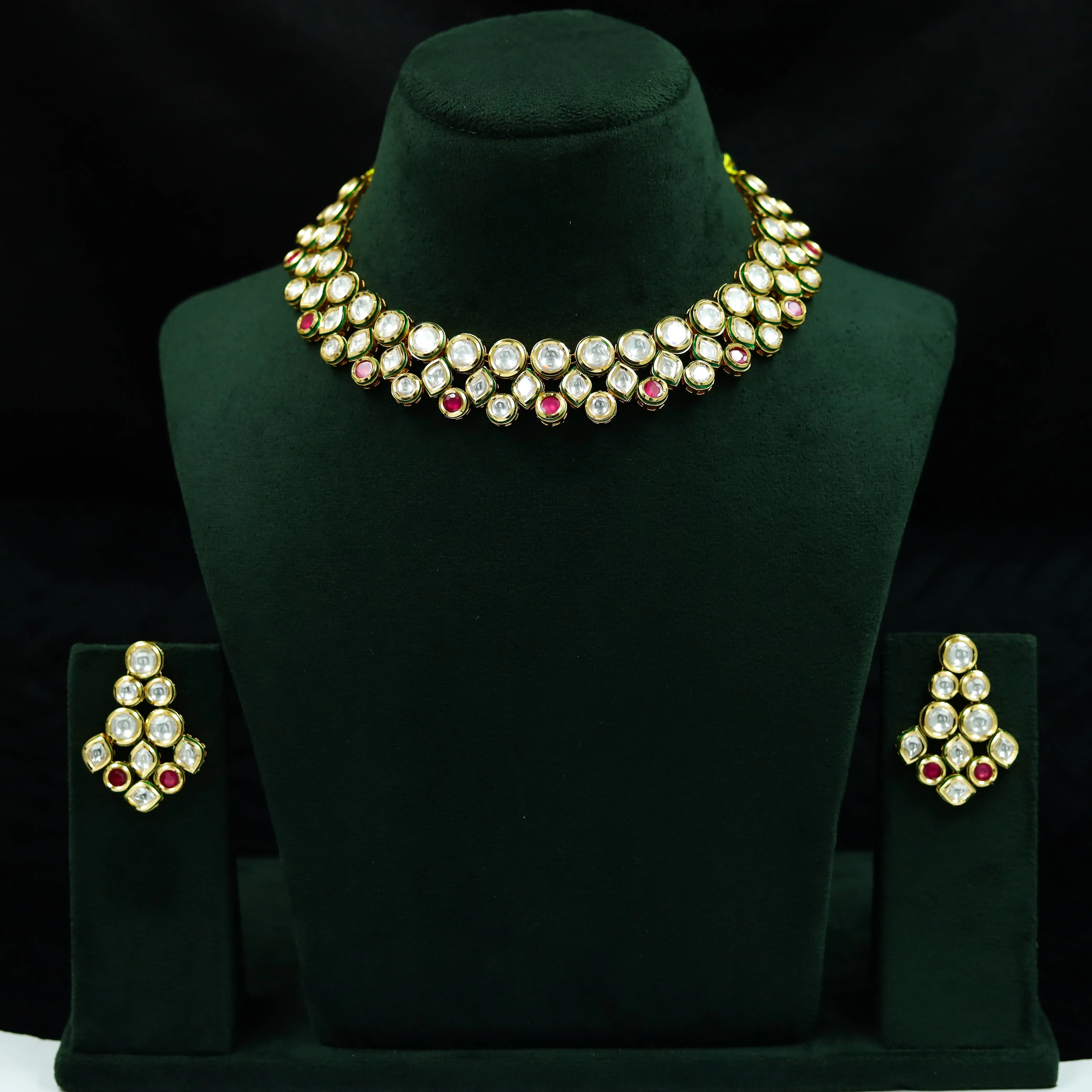 Round Neck Kundan Necklace Set 12799-68