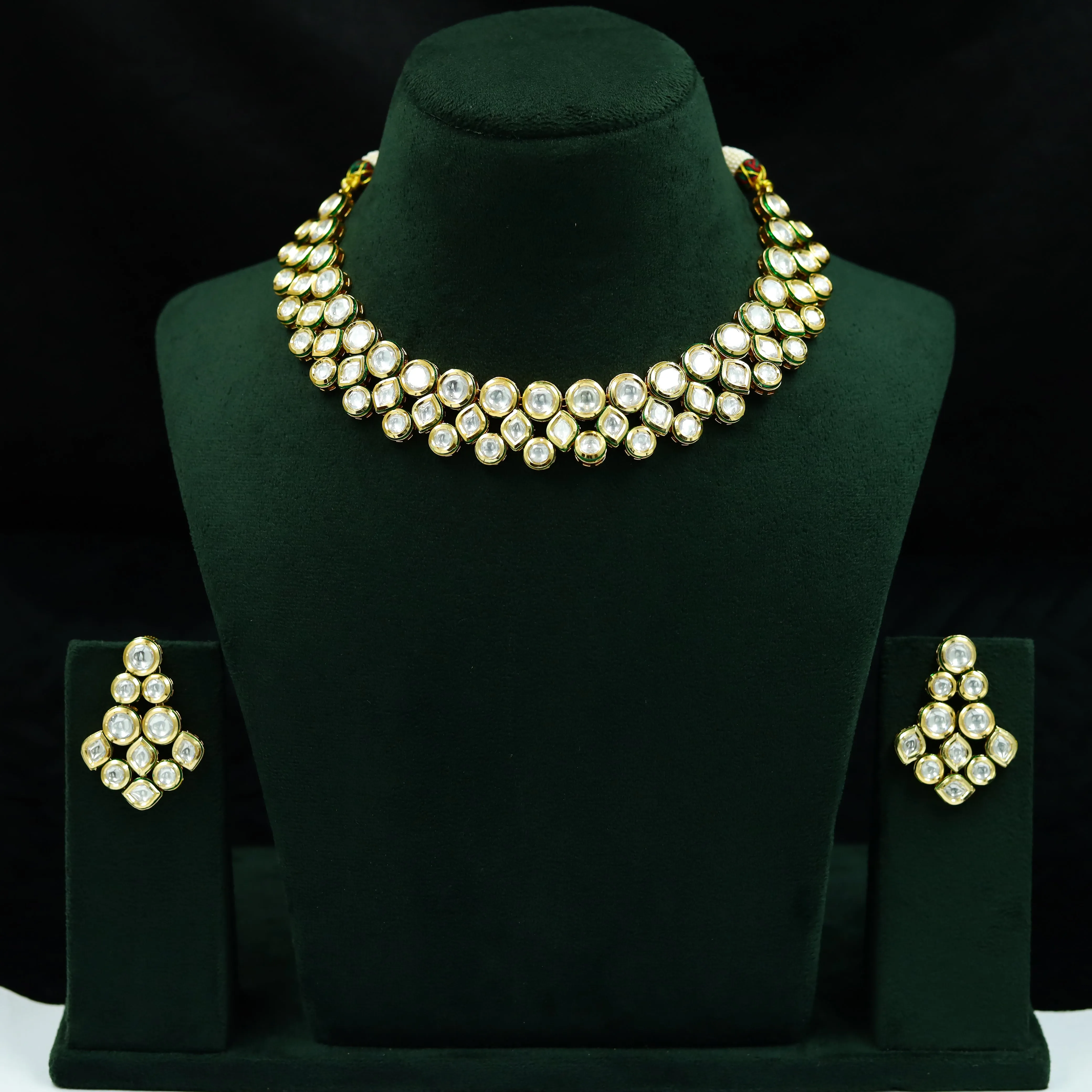 Round Neck Kundan Necklace Set 12799-68