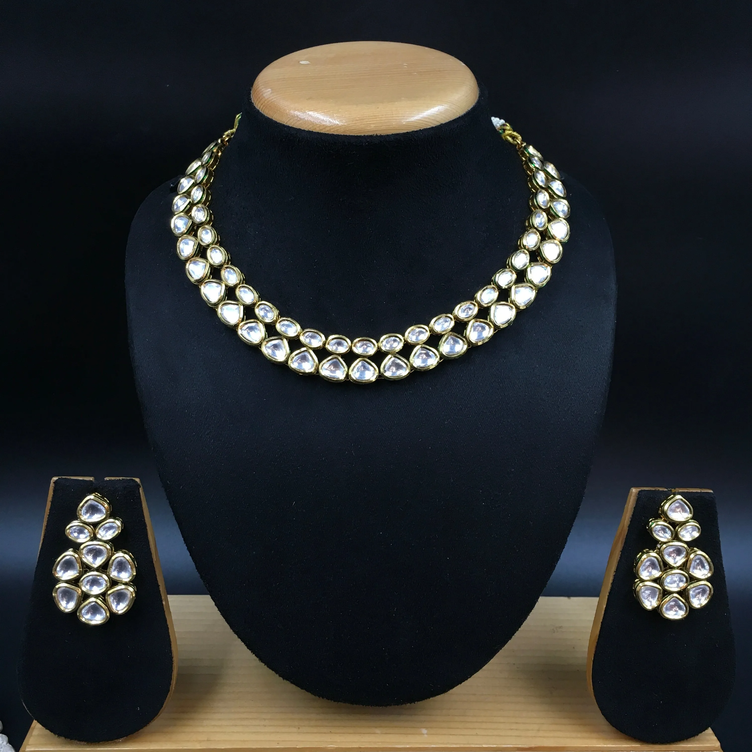 Round Neck Kundan Necklace Set 3717-28