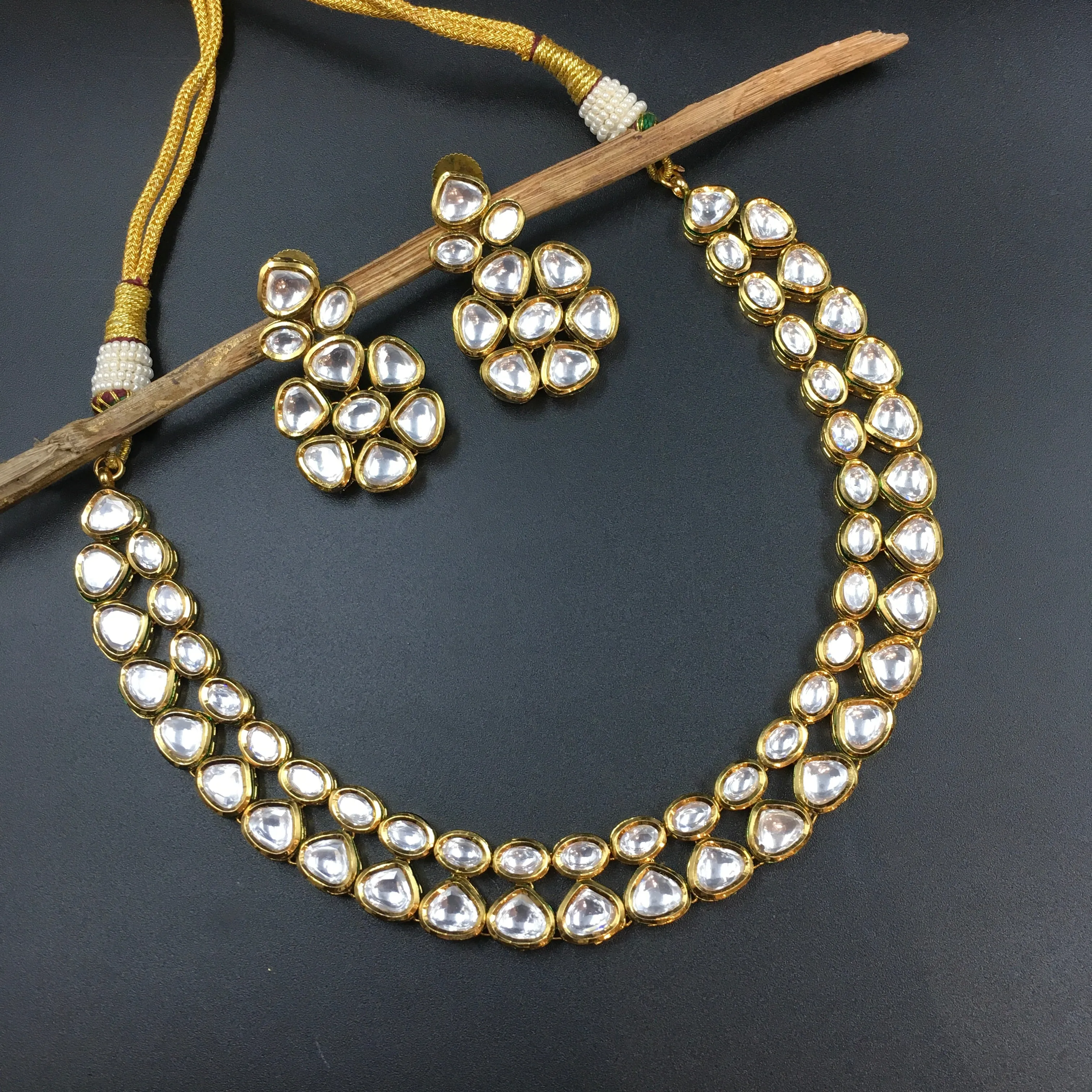 Round Neck Kundan Necklace Set 3717-28