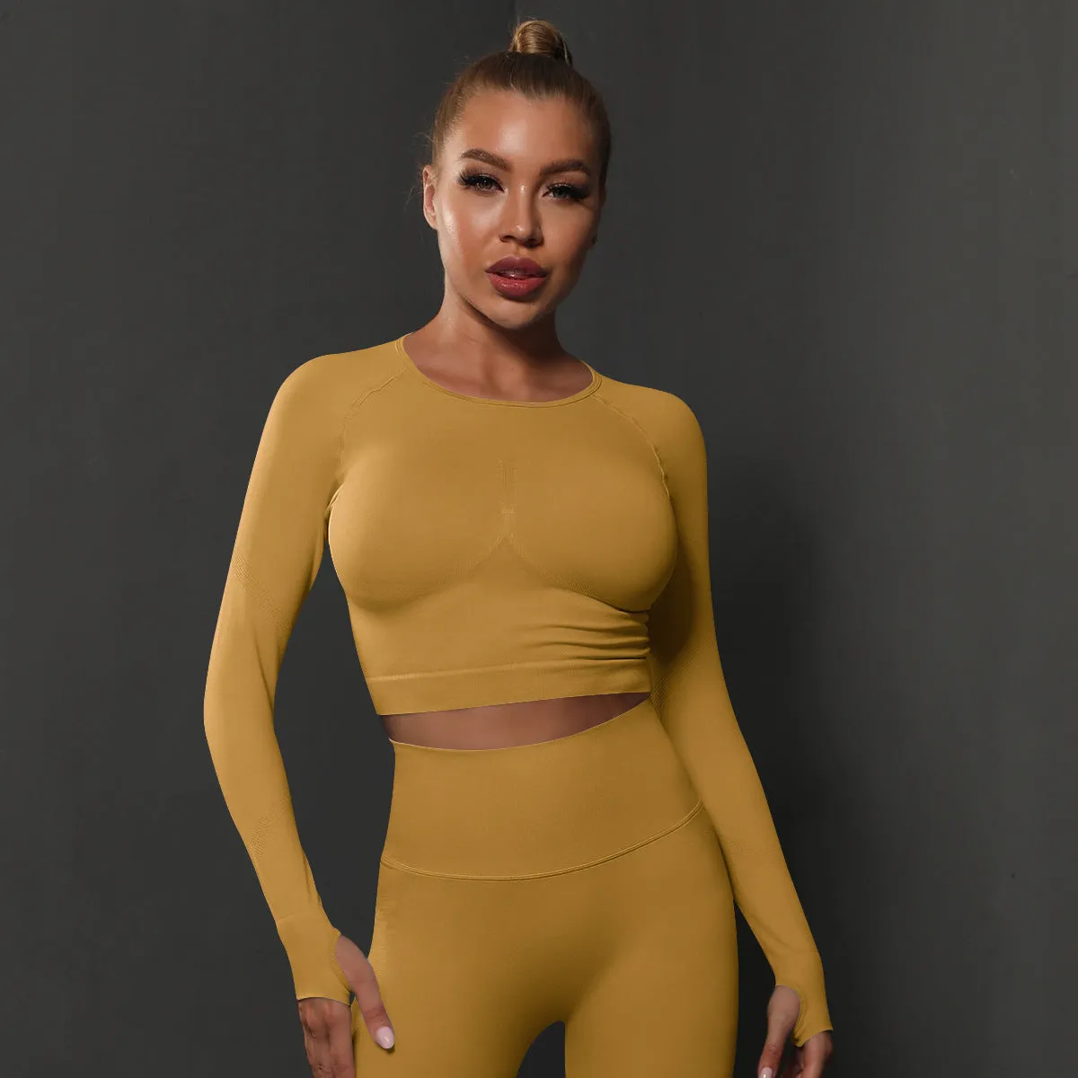 Seamless Knitted Solid Color Peach Tight Top