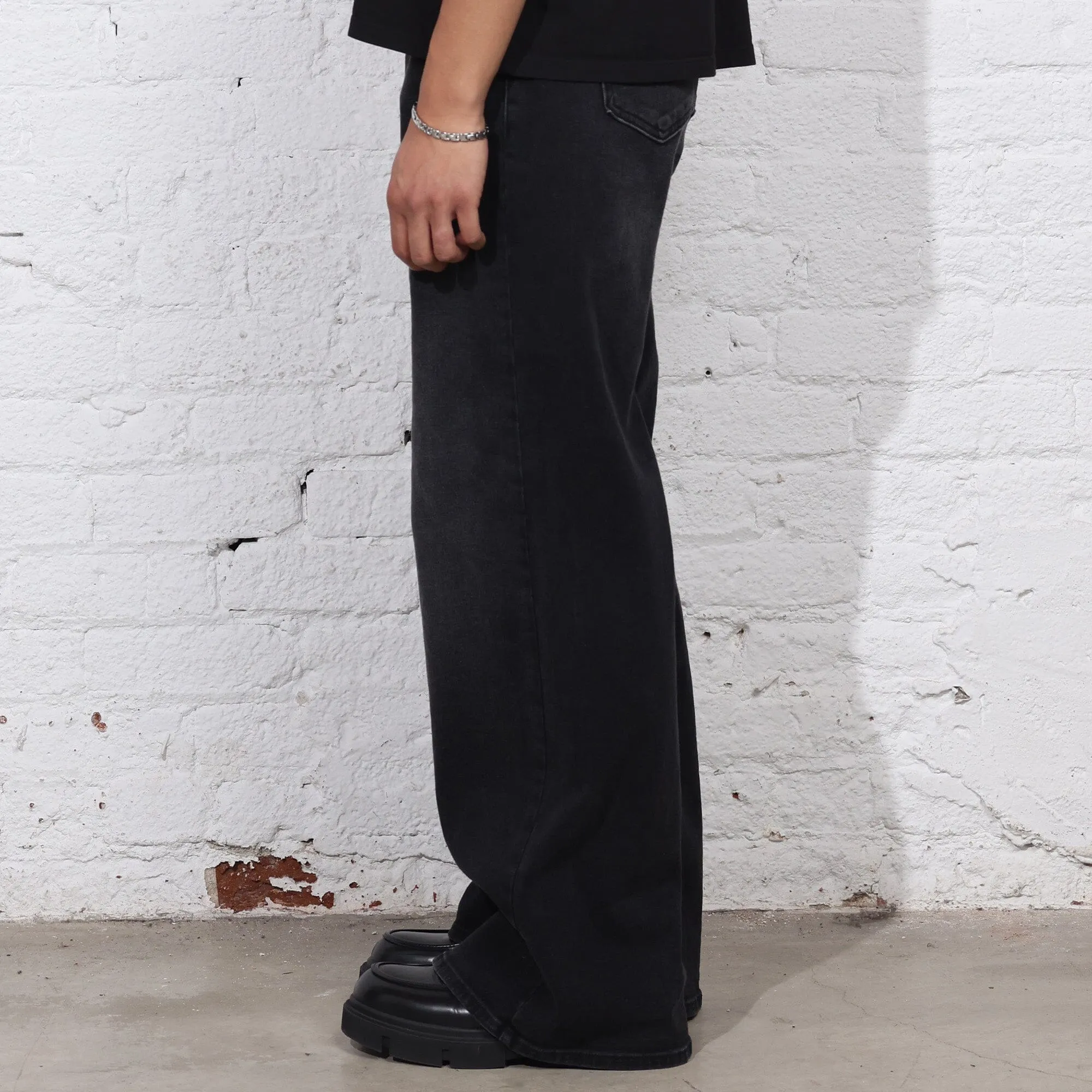 Relaxed and Wide-Legged Toluca Dad Jeans II