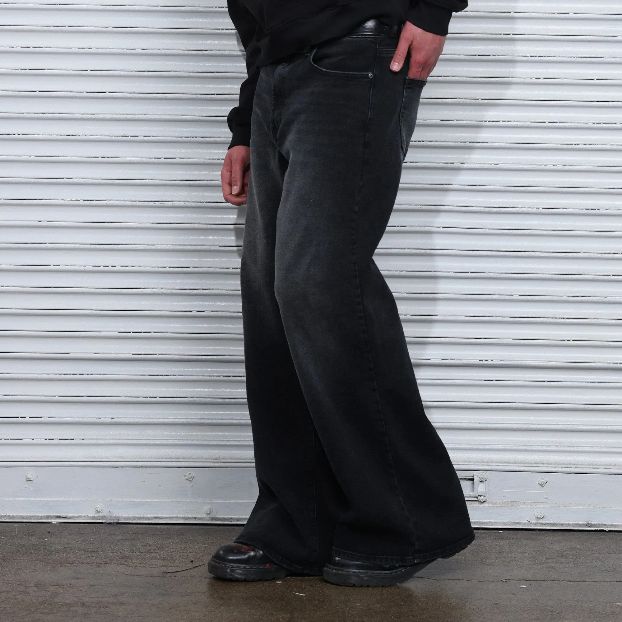 Relaxed and Wide-Legged Toluca Dad Jeans II